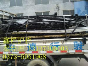 獲嘉賈經(jīng)理古銅大門，圍墻護(hù)欄裝車待發(fā)